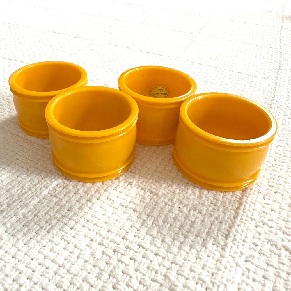VTG 70s Yellow Napkin Rings Set of 4 Retro MCM Plastic Barrel Hong Kong MCM